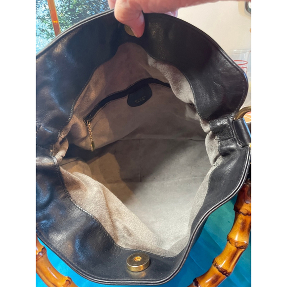 Women's Gucci Black Leather Bamboo Handle Shoulder Bag COA Provided Excel Cond - Picture 4 of 16